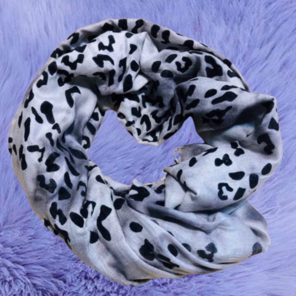 Grey Leopard Print Fashion Scarf
